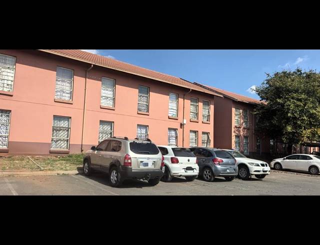 2 BEDROOM APARTMENT FOR SALE IN COMMERCIA